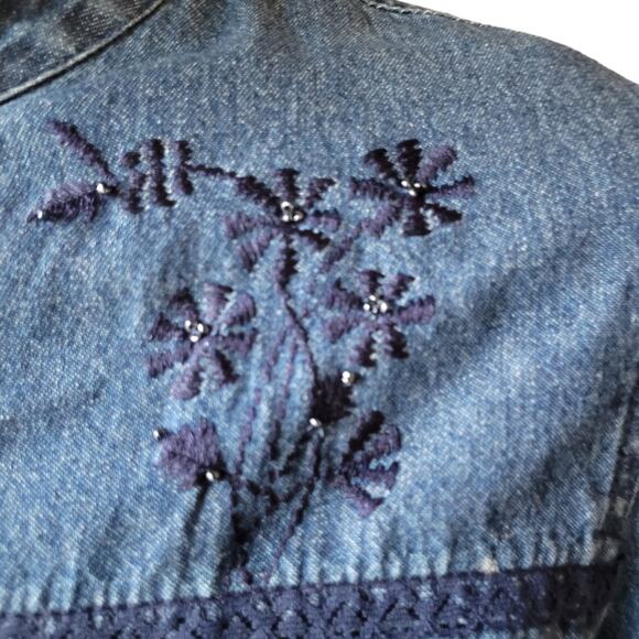 Dress Barn Denim Chambray Beaded Lace Embroidered Blouse Womens Small Cotton - Picture 3 of 7